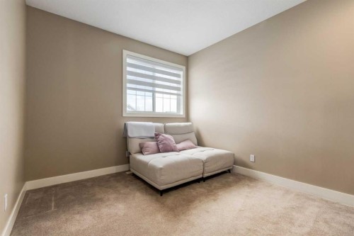 72 Wentworth Crescent Sw, Calgary, AB - Indoor Photo Showing Bedroom