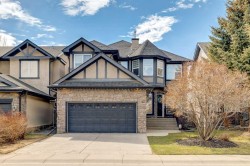 72 Wentworth Crescent SW Calgary, AB T3H 5V2