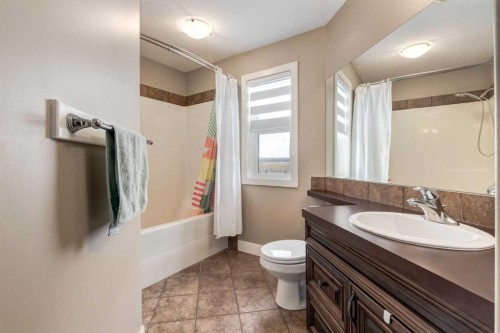 72 Wentworth Crescent Sw, Calgary, AB - Indoor Photo Showing Bathroom