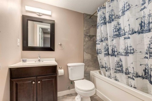 72 Wentworth Crescent Sw, Calgary, AB - Indoor Photo Showing Bathroom