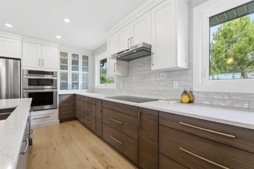832 Edgemont Road Nw, Calgary, AB - Indoor Photo Showing Kitchen With Stainless Steel Kitchen With Upgraded Kitchen