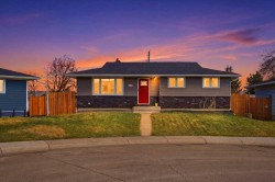 1012 Riddell Place SE Calgary, AB T2A 1Y5