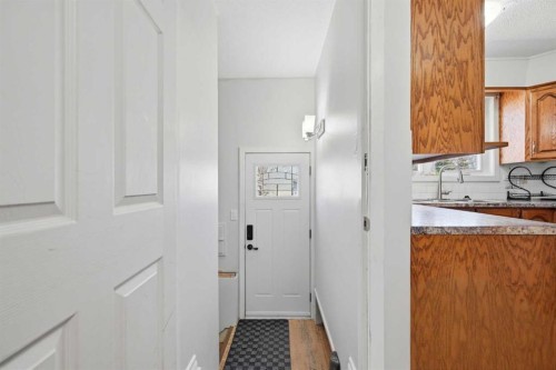 1012 Riddell Place Se, Calgary, AB - Indoor