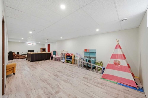 1012 Riddell Place Se, Calgary, AB - Indoor