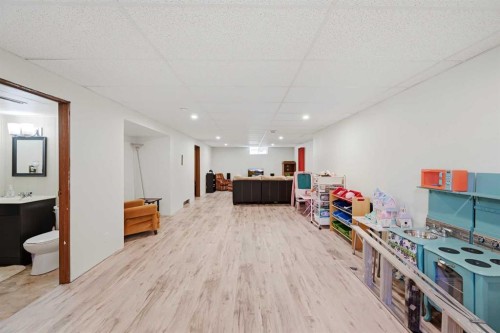 1012 Riddell Place Se, Calgary, AB - Indoor