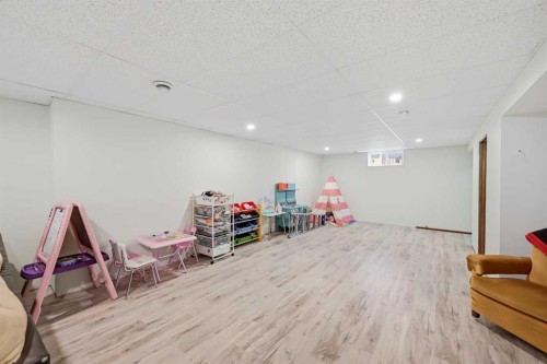 1012 Riddell Place Se, Calgary, AB - Indoor