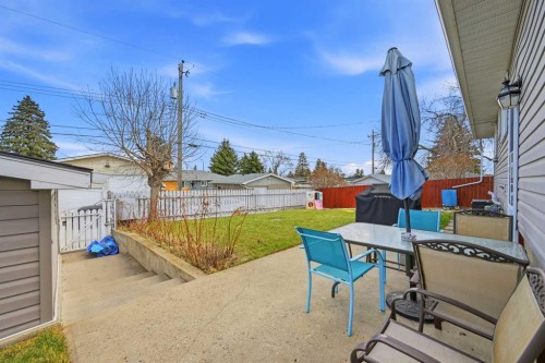 1012 Riddell Place Se, Calgary, AB - Outdoor