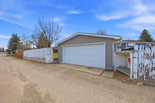 1012 Riddell Place Se, Calgary, AB - Outdoor
