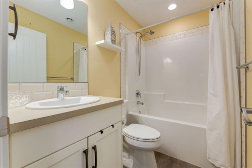140 Emberside Glen, Cochrane, AB - Indoor Photo Showing Bathroom