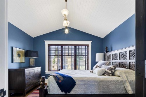 650 29 Avenue Nw, Calgary, AB - Indoor Photo Showing Bedroom