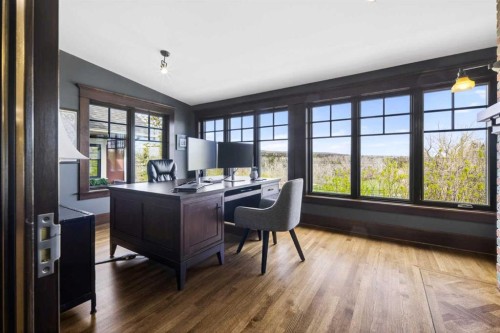 650 29 Avenue Nw, Calgary, AB - Indoor Photo Showing Office