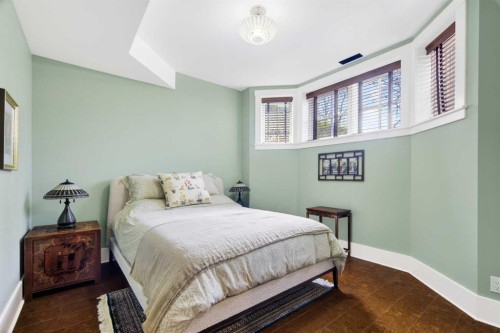 650 29 Avenue Nw, Calgary, AB - Indoor Photo Showing Bedroom