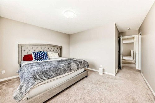 140 Howse Avenue Ne, Calgary, AB - Indoor Photo Showing Bedroom
