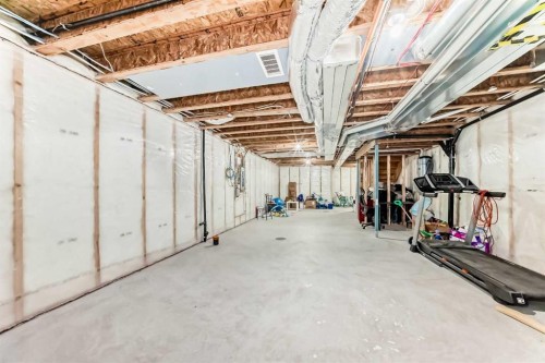140 Howse Avenue Ne, Calgary, AB - Indoor Photo Showing Basement