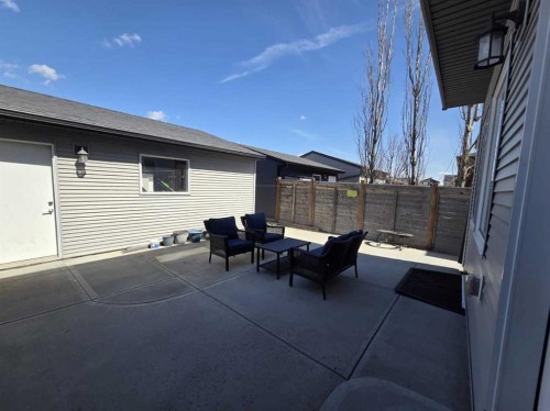 140 Howse Avenue Ne, Calgary, AB - Outdoor With Exterior