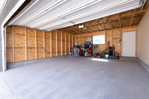 140 Howse Avenue Ne, Calgary, AB - Indoor Photo Showing Basement