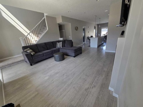 140 Howse Avenue Ne, Calgary, AB - Indoor