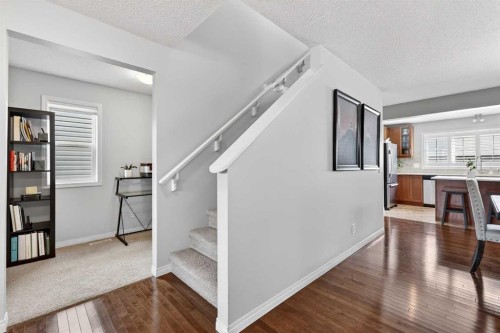 27 Copperpond Heights Se, Calgary, AB - Indoor Photo Showing Other Room