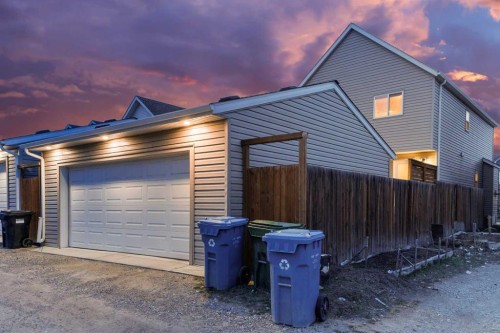 27 Copperpond Heights Se, Calgary, AB - Outdoor With Exterior