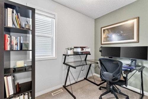 27 Copperpond Heights Se, Calgary, AB - Indoor Photo Showing Office