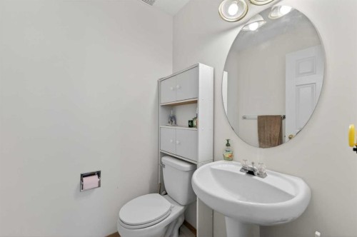 718 Coral Springs Boulevard Ne, Calgary, AB - Indoor Photo Showing Bathroom
