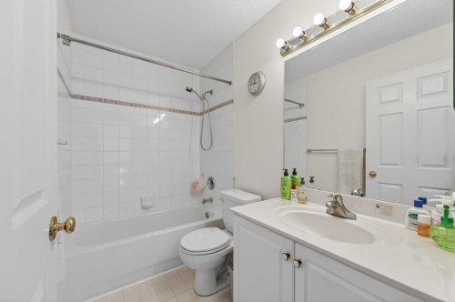 718 Coral Springs Boulevard Ne, Calgary, AB - Indoor Photo Showing Bathroom
