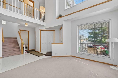 718 Coral Springs Boulevard Ne, Calgary, AB - Indoor Photo Showing Other Room