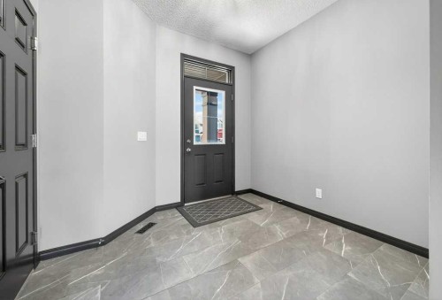 19 Auburn Crest Manor Se, Calgary, AB - Indoor Photo Showing Other Room