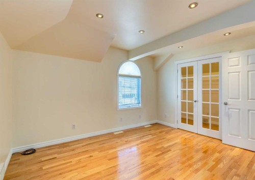 2514 16 Street Se, Calgary, AB - Indoor Photo Showing Other Room