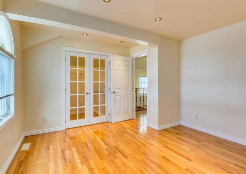 2514 16 Street Se, Calgary, AB - Indoor Photo Showing Other Room