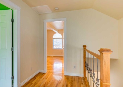 2514 16 Street Se, Calgary, AB - Indoor Photo Showing Other Room
