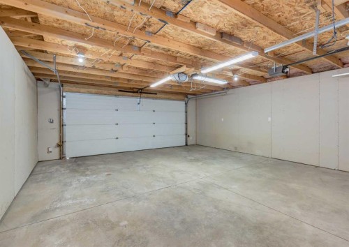 2514 16 Street Se, Calgary, AB - Indoor Photo Showing Garage