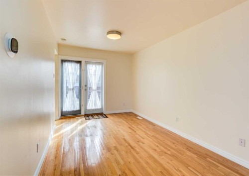 2514 16 Street Se, Calgary, AB - Indoor Photo Showing Other Room