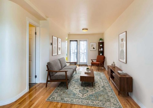 2514 16 Street Se, Calgary, AB - Indoor Photo Showing Living Room