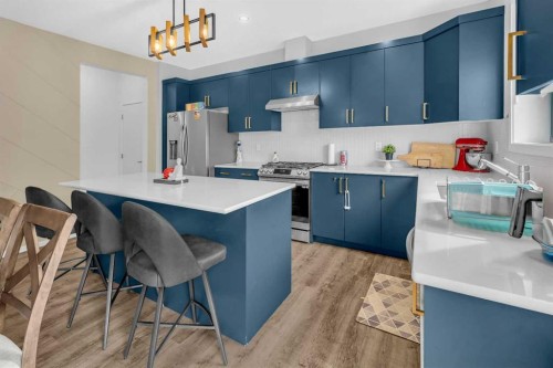 271 Carringham Road Nw, Calgary, AB - Indoor Photo Showing Kitchen With Upgraded Kitchen