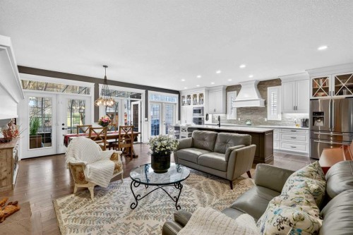 90 Cranbrook Hill Se, Calgary, AB - Indoor Photo Showing Living Room