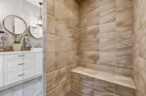 90 Cranbrook Hill Se, Calgary, AB - Indoor Photo Showing Bathroom