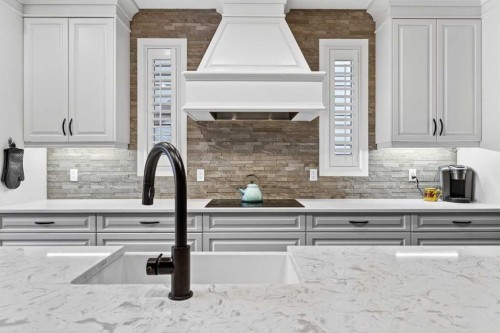 90 Cranbrook Hill Se, Calgary, AB - Indoor Photo Showing Kitchen