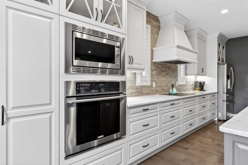 90 Cranbrook Hill Se, Calgary, AB - Indoor Photo Showing Kitchen With Upgraded Kitchen
