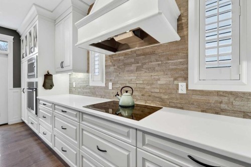 90 Cranbrook Hill Se, Calgary, AB - Indoor Photo Showing Kitchen
