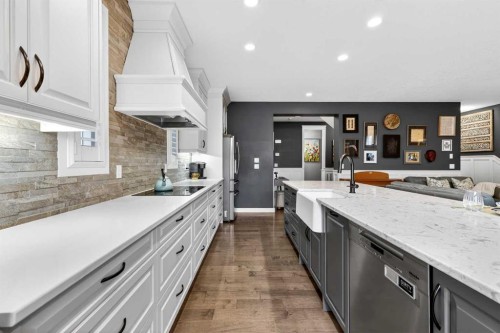 90 Cranbrook Hill Se, Calgary, AB - Indoor Photo Showing Kitchen With Upgraded Kitchen