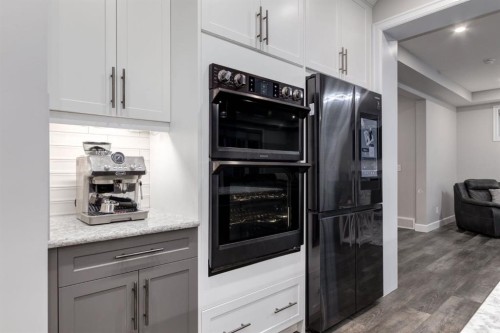 166 Osborne Common Sw, Airdrie, AB - Indoor Photo Showing Kitchen