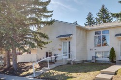 117 Sabrina Way SW Calgary, AB T2W 4J4