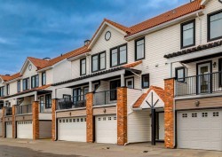 12 Royal Oak Lane NWCalgary, AB T3G 6B5