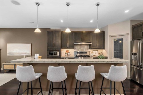 409 19 Avenue Ne, Calgary, AB - Indoor Photo Showing Kitchen With Stainless Steel Kitchen With Upgraded Kitchen