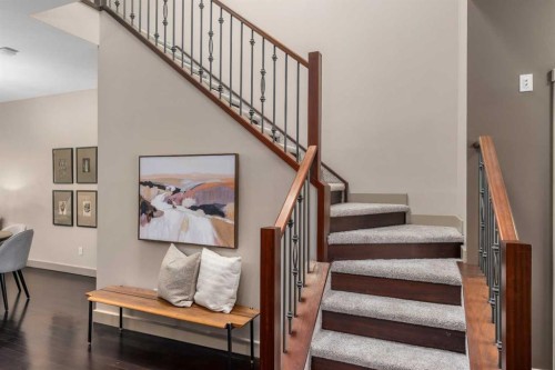 409 19 Avenue Ne, Calgary, AB - Indoor Photo Showing Other Room