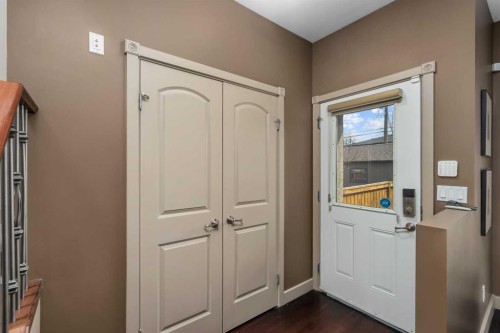 409 19 Avenue Ne, Calgary, AB - Indoor Photo Showing Other Room