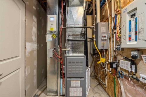 409 19 Avenue Ne, Calgary, AB - Indoor Photo Showing Basement
