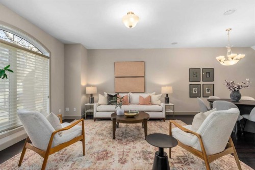 409 19 Avenue Ne, Calgary, AB - Indoor Photo Showing Living Room