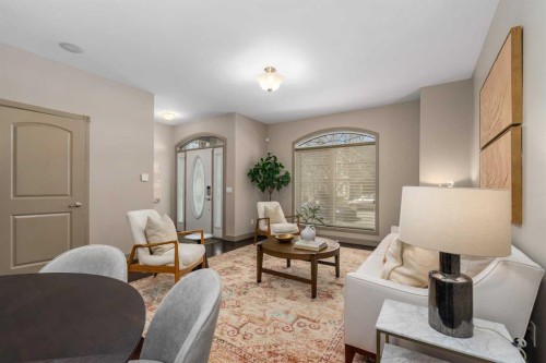 409 19 Avenue Ne, Calgary, AB - Indoor Photo Showing Living Room
